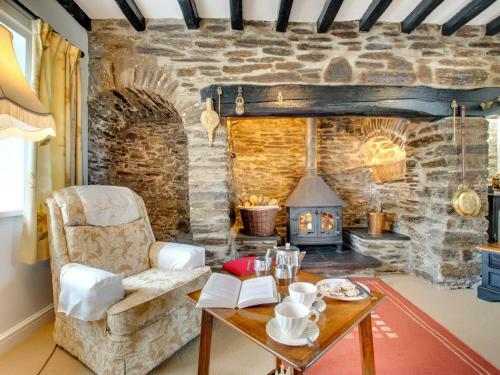 Spacious Holiday Home In Llangeler Near River