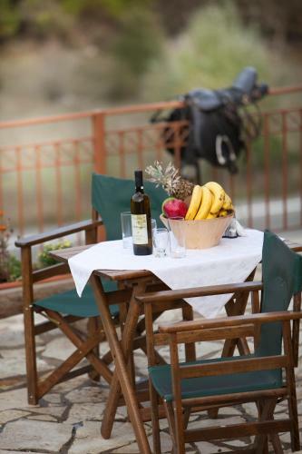 Hostal Kaloneri Rooms