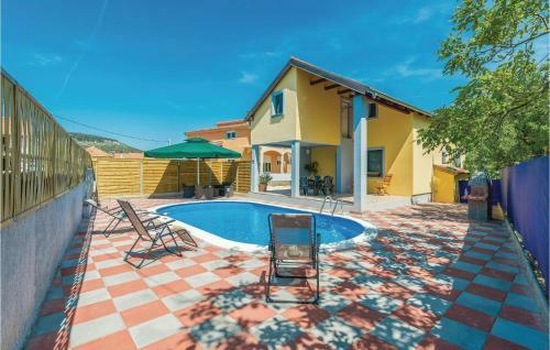 Two-bedroom Holiday Home In Rastane Donje