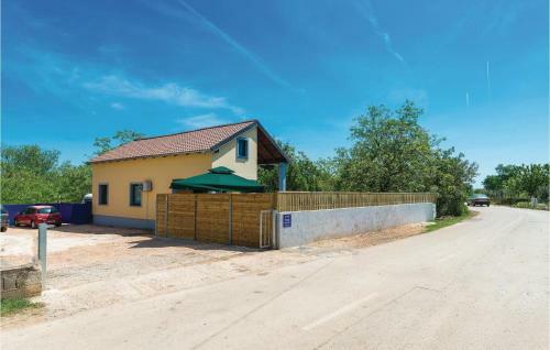 Two-bedroom Holiday Home In Rastane Donje