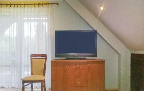 Three Bedroom Holiday Home In Sikorzyno