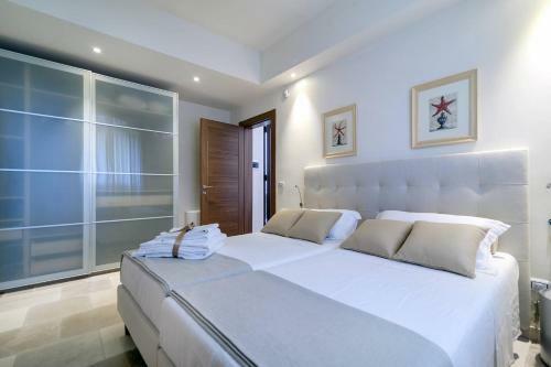 Baia Verde Villa Sleeps 18 Pool Air Con Wifi