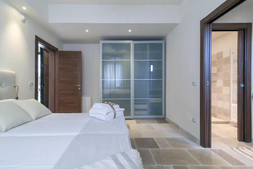 Baia Verde Villa Sleeps 18 Pool Air Con Wifi