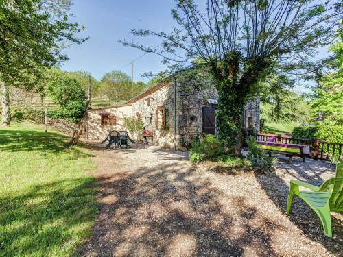 Charming Holiday Home In Prats-du-perigord With Pool