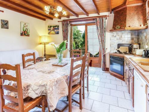 Charming Holiday Home In Prats-du-perigord With Pool