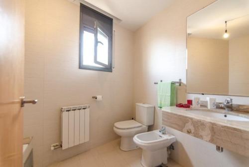 Blanes Villa Sleeps 8 Pool Air Con Wifi