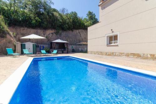 Caules Villa Sleeps 6 Pool