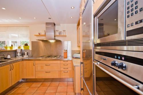 Lloret de Mar Villa Sleeps 6 Pool Wifi