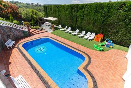 Lloret de Mar Villa Sleeps 8 Pool Air Con Wifi