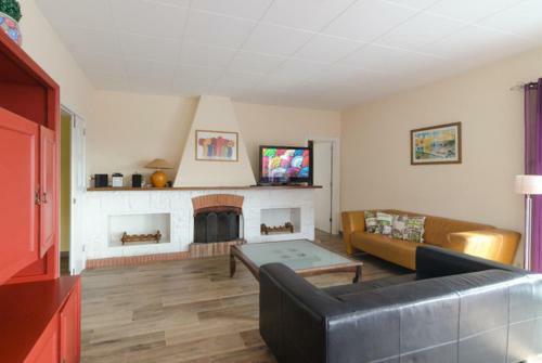 Lloret de Mar Villa Sleeps 14 Pool Wifi