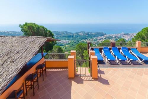 Lloret de Mar Villa Sleeps 8 Pool Air Con Wifi