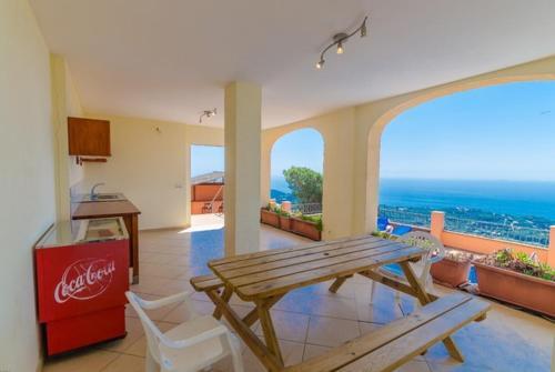 Lloret de Mar Villa Sleeps 8 Pool Air Con Wifi