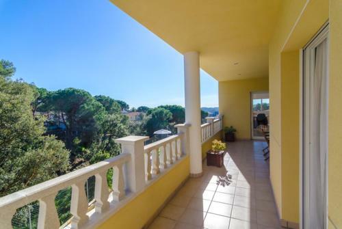 Lloret de Mar Villa Sleeps 6 Pool Air Con Wifi