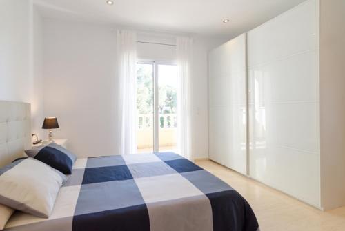 Lloret de Mar Villa Sleeps 6 Pool Air Con Wifi