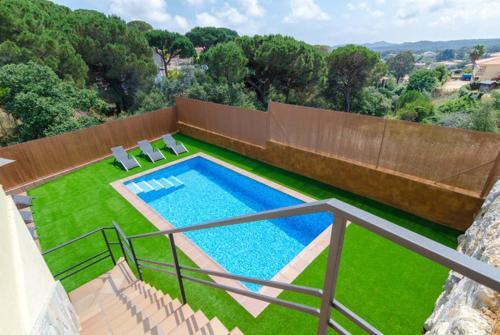 Lloret de Mar Villa Sleeps 6 Pool Air Con Wifi