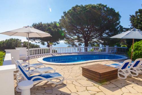 Lloret de Mar Villa Sleeps 6 Pool Wifi