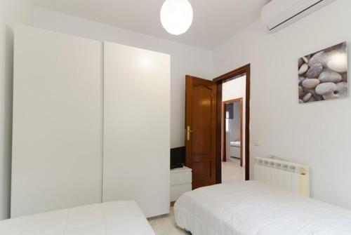 Lloret de Mar Villa Sleeps 6 Pool Air Con Wifi