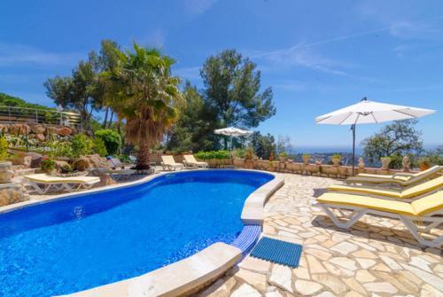 Lloret de Mar Villa Sleeps 8 Pool Wifi