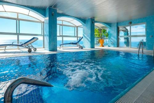 Lloret de Mar Villa Sleeps 10 Pool Air Con Wifi