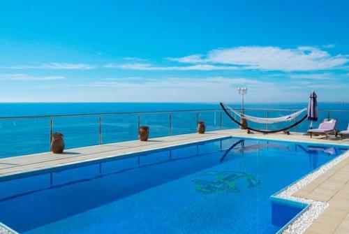 Lloret de Mar Villa Sleeps 10 Pool Air Con Wifi