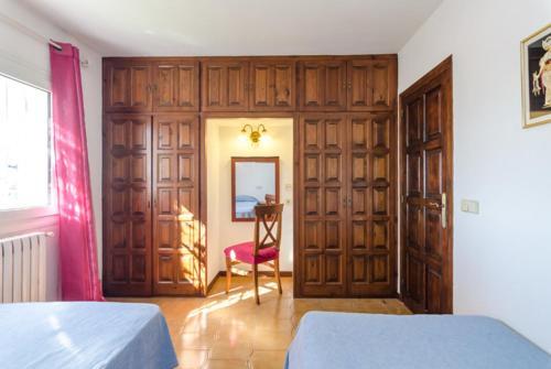 Lloret de Mar Villa Sleeps 6 Pool Wifi