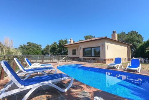 Lloret de Mar Villa Sleeps 6 Pool Air Con Wifi