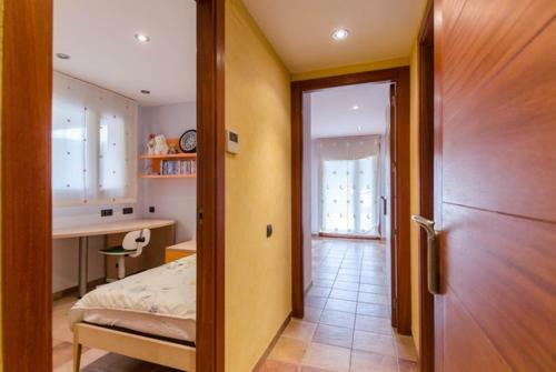 Lloret de Mar Villa Sleeps 7 Pool Air Con Wifi