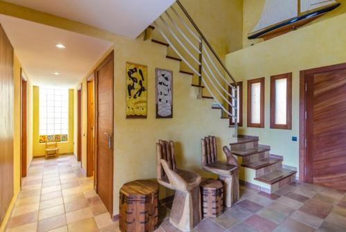 Lloret de Mar Villa Sleeps 7 Pool Air Con Wifi