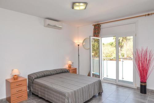 Lloret de Mar Villa Sleeps 10 Pool Air Con Wifi