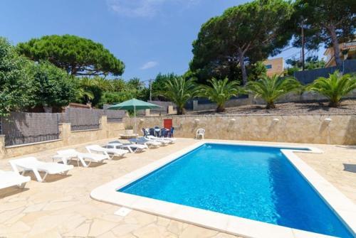 Lloret de Mar Villa Sleeps 10 Pool Air Con Wifi