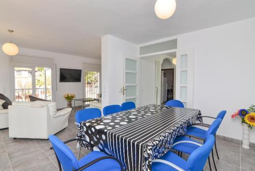 Lloret de Mar Villa Sleeps 10 Pool Air Con Wifi