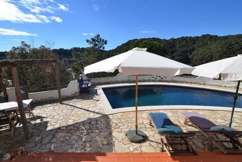 Lloret de Mar Villa Sleeps 6 Pool Wifi