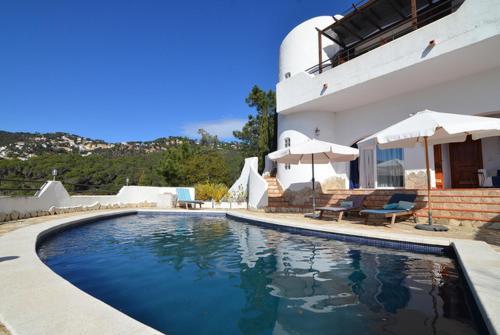 Lloret de Mar Villa Sleeps 6 Pool Wifi