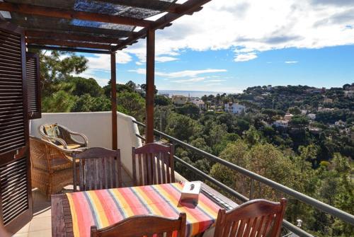 Lloret de Mar Villa Sleeps 6 Pool Wifi