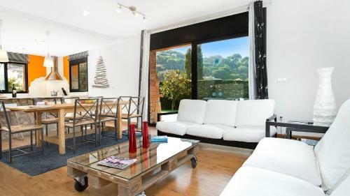 Lloret De Mar Villa Sleeps 8