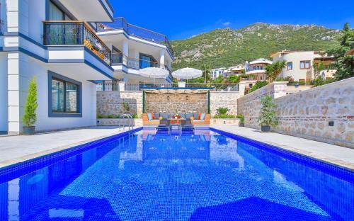 Kalkan Villa Sleeps 6 Pool Air Con Wifi