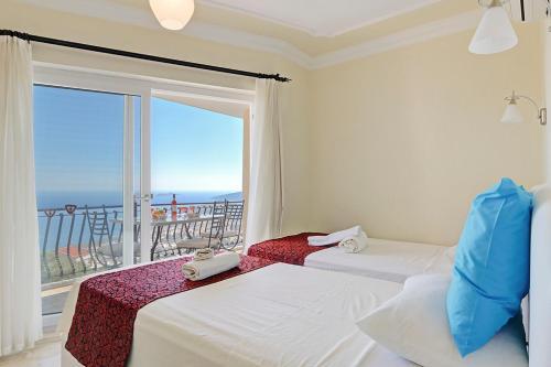 Kalkan Villa Sleeps 10 Pool Air Con Wifi