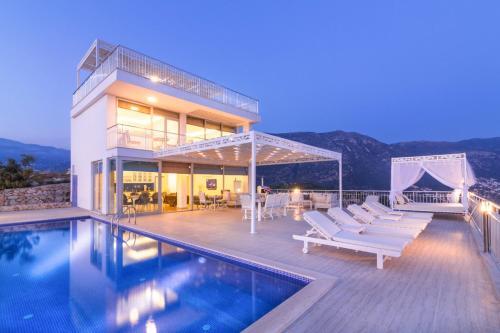 Kalkan Villa Sleeps 8 Pool Air Con Wifi
