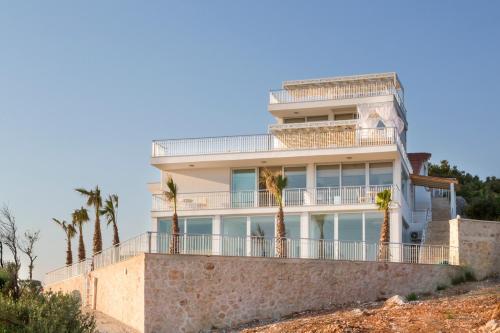 Kalkan Villa Sleeps 8 Pool Air Con Wifi
