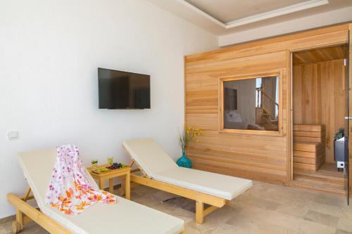 Kalkan Villa Sleeps 8 Pool Air Con Wifi
