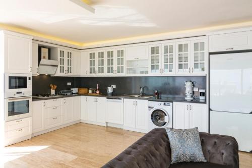 Kalkan Villa Sleeps 8 Pool Air Con Wifi