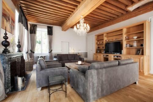Lans Chateau Sleeps 14 Pool Air Con Wifi