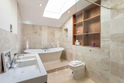 Altido Prestigious Location - Quintessential Mews House