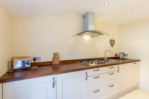 Altido Prestigious Location - Quintessential Mews House