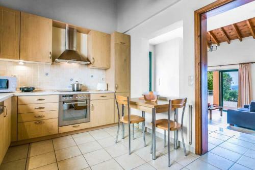 Anninata Villa Sleeps 6 Air Con Wifi