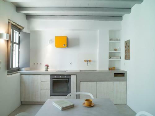 Hostal Tutti Blu Tinos Living Space