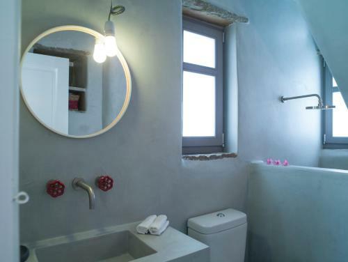 Hostal Tutti Blu Tinos Living Space
