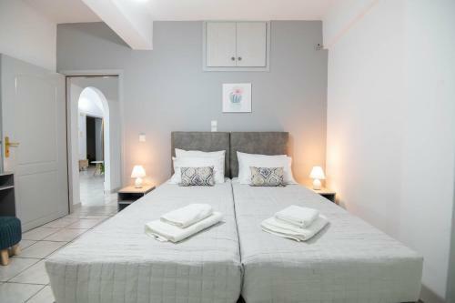 Manolis Apartments