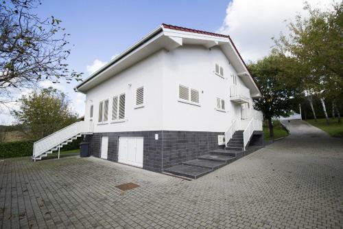 Holiday Home Sremi?