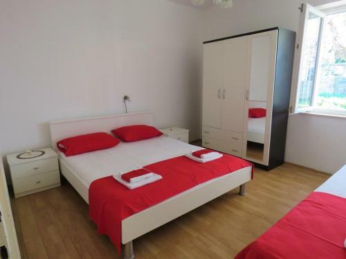 Apartamento Novalja Center